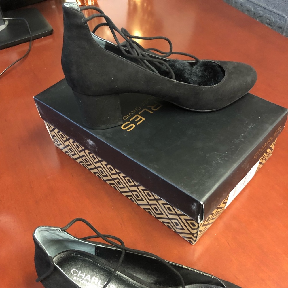 Charles David wrap tor Pom Pom black shoe, 8.5